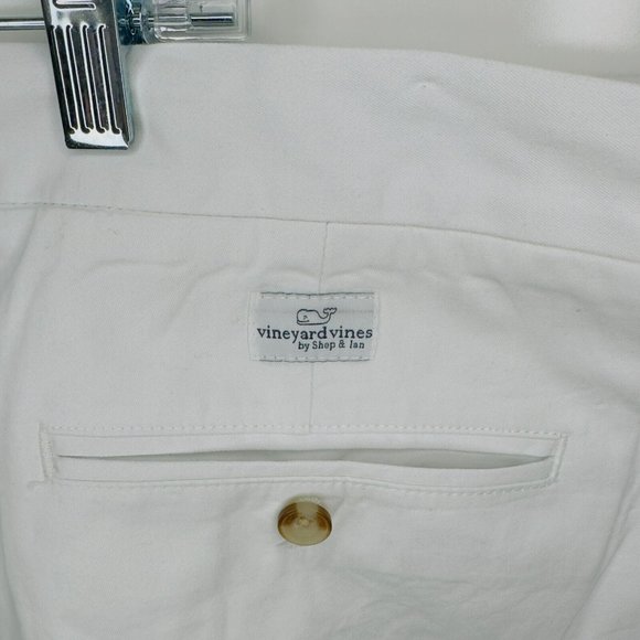 Vineyard Vines White Flat Front Men Shorts - Picture 4 of 7